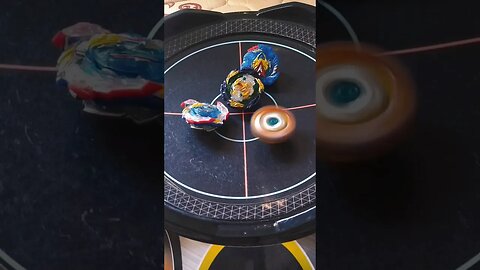 se liga nas LENDAS #batalhadebeyblade #beybladeburst #beyblade que ELE DERROTOU 😱