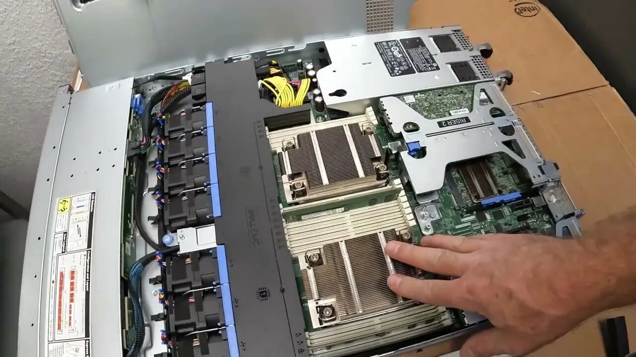 Shiny new Dell Poweredge R450 Server Unboxing