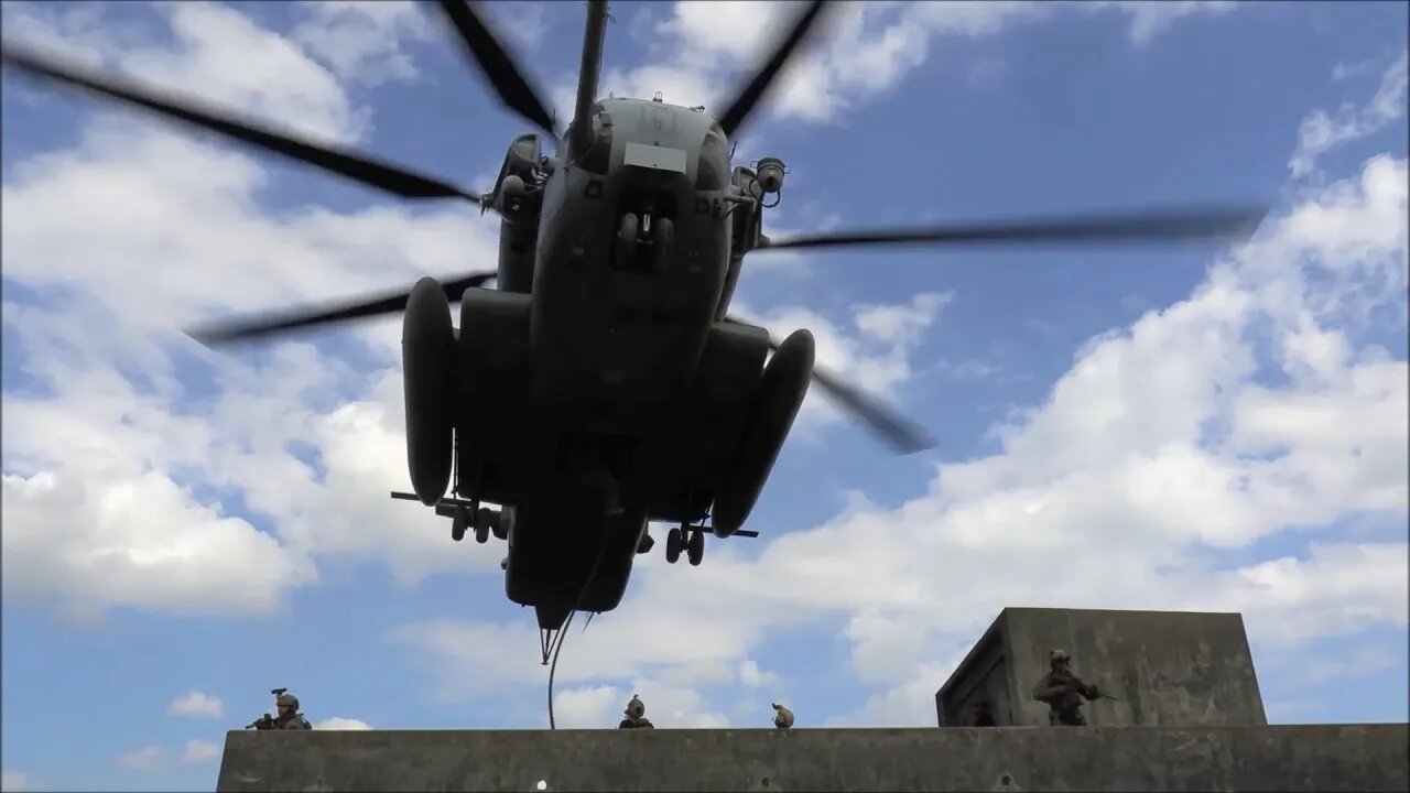 Recon Marines Conduct Fast-Rope Insert