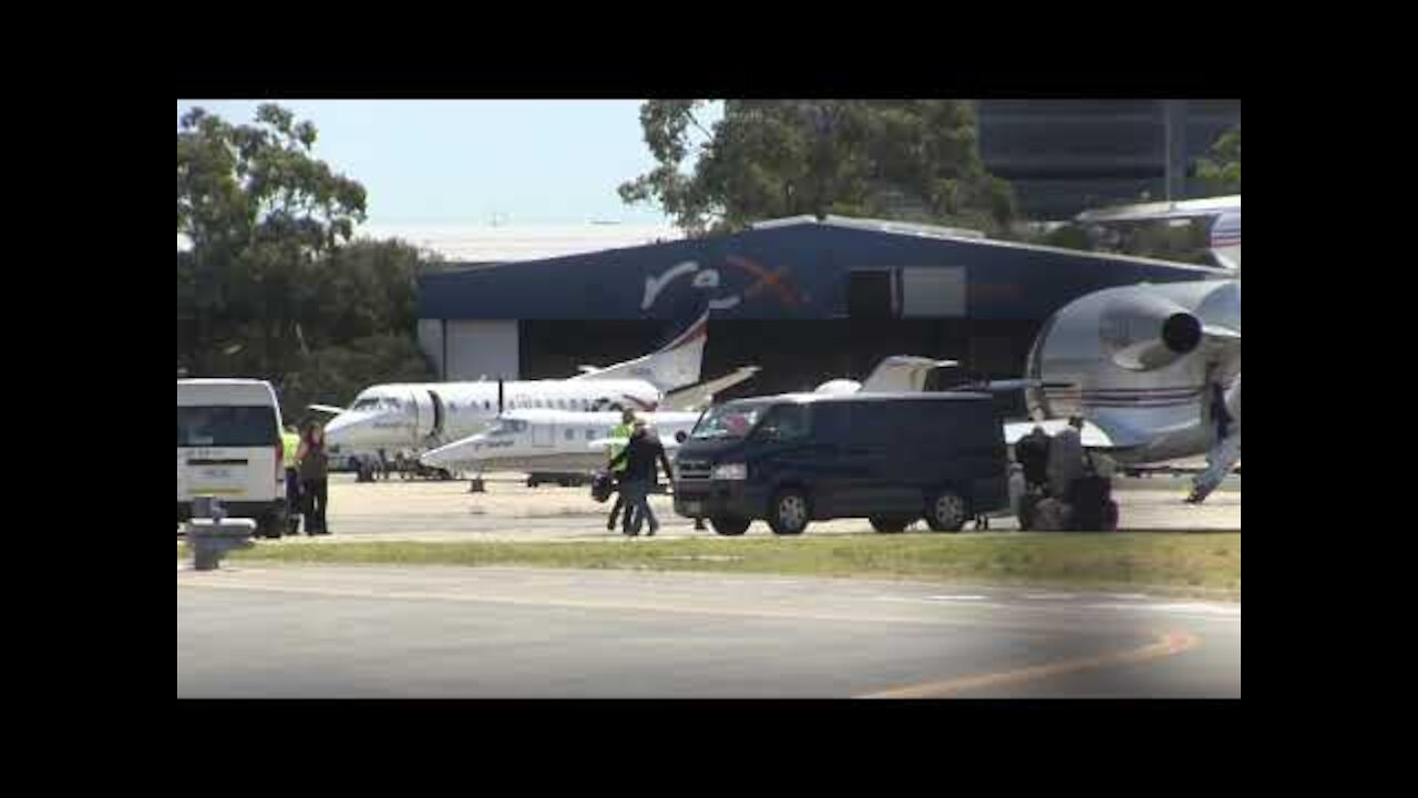'Hollywood humour; Steve Martin & Martin Short tarmac it to private jet in Sydney'