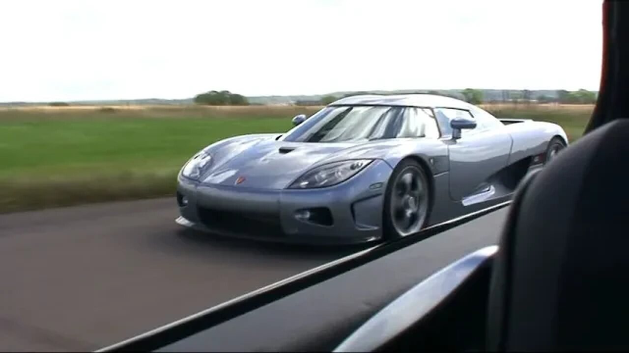Koenigsegg CCX vs BMW M3 Convertible DKG E92 V8 vs V8!