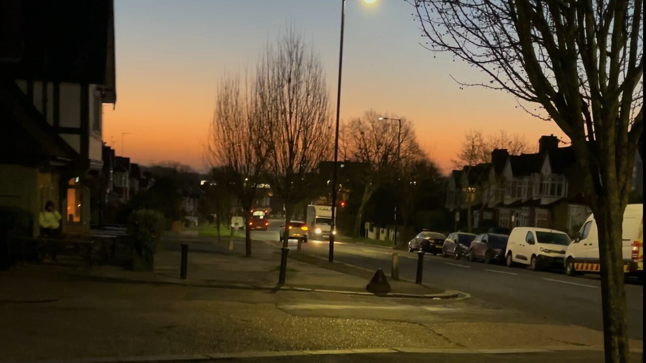 A Stunning sunrise over London