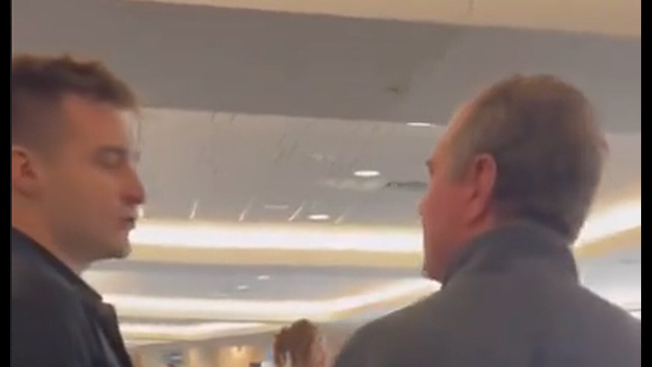 Alex Bruesewitz ran into Adam Schiff at the airport - He was FAR too nice