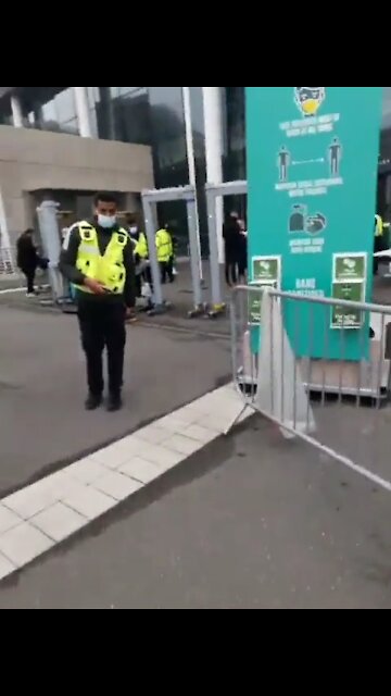 On Media there are thousands for vaccination but at the site, there is no one!