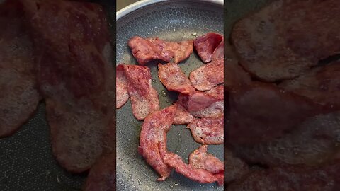 Cooking bacon stovetop is worth the mess #asmr