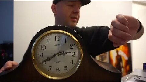 VLOG 415: clocks, EZ-Locks & cameras!