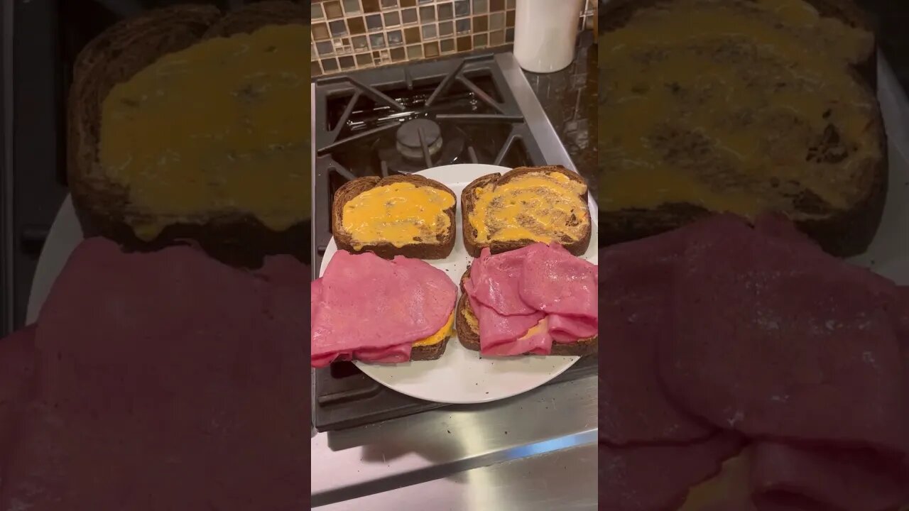 This is how I make a homemade Reuben sandwich. #FoodShorts.