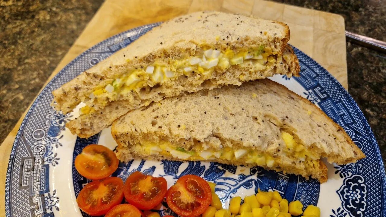 How to make the best egg sandwich. Easy, delicious and good for you.