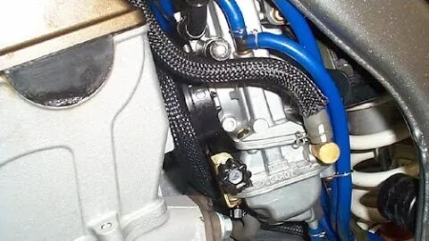 Accessing carbs on early gen 4 strokes (KX450f find part 5)