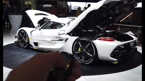 [4k60p] Remote of Koenigsegg JESKO in ACTION: opening ALL the doors. Convenient!