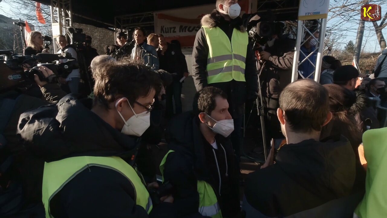 Alexandra Pervulesko spricht auf der Wiener Demo "Für die Freiheit" am 6. März 2021 - 4. Teil