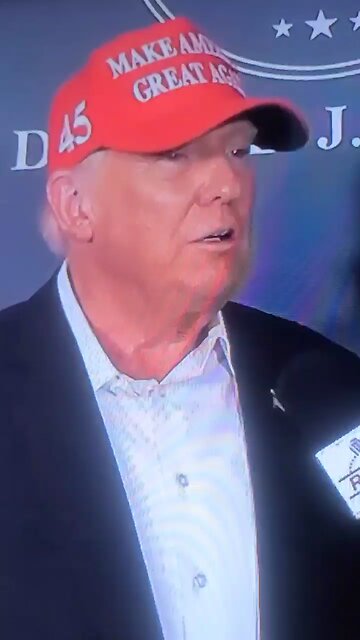 Something looks off here.. hint neck line, skin.