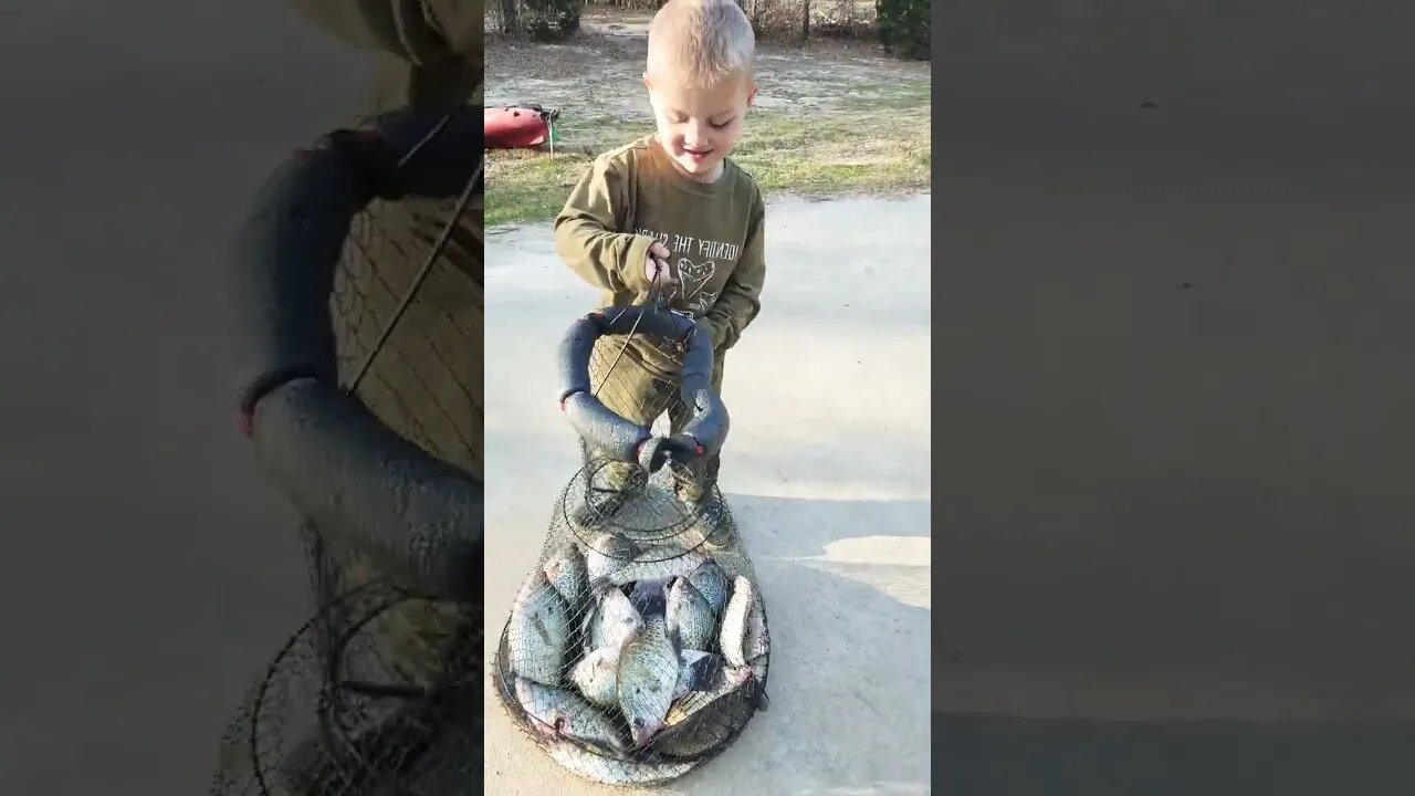 winter crappie catching with outdoor Johnny and the Verb. Crappie on jigs