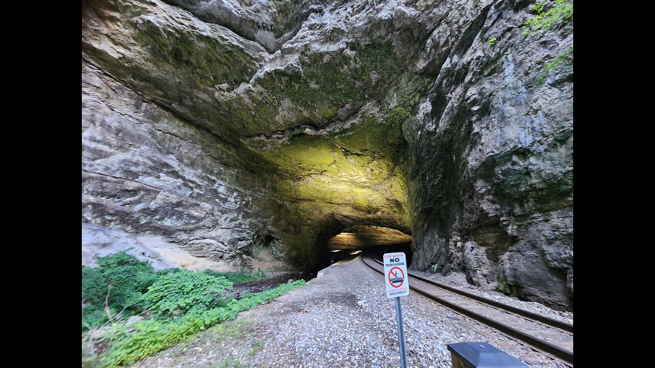 Natural Tunnel park