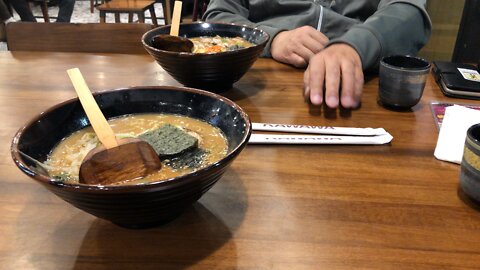 Mukbang @ Ramen house plus sushi yummy 😋