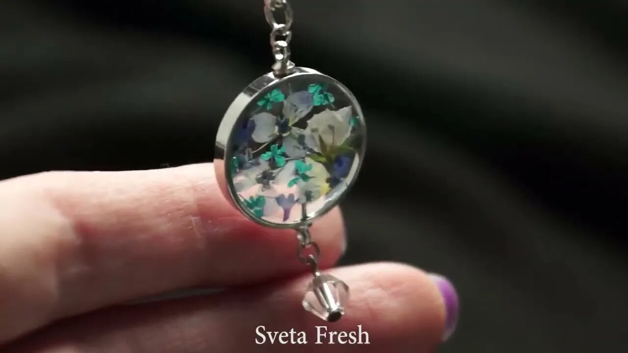 15 Epoxy Resin DIY Ideas JEWELRY IDEAS FOR TEENAGERS | FAIRY PENDANTS MADE OUT OF AN EPOXY RESIN