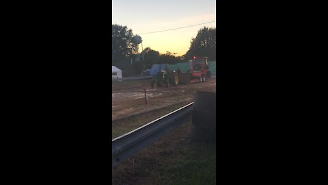 Will Tractor pulling JD 720