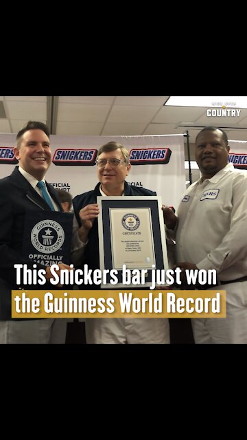 This Snickers Bar Just Won the Guiness World Record