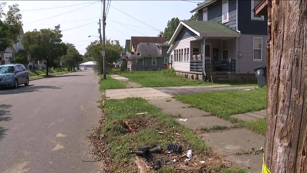 Former high school football star shot and killed in Akron