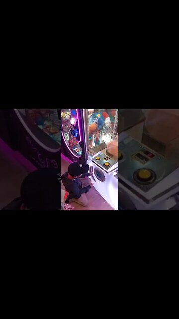 my boy #winning the #claw at #timezone part 2!