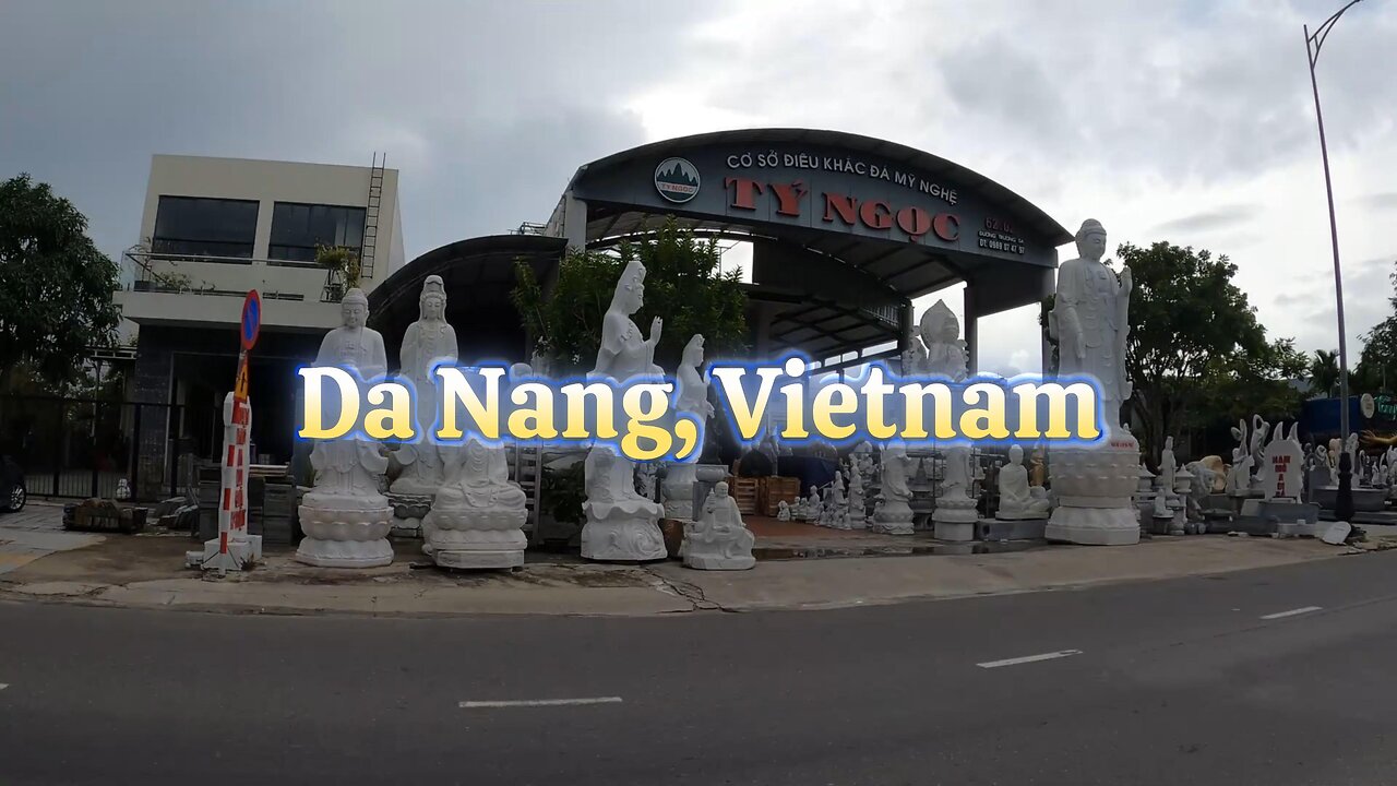 "Riding Through Da Nang, Vietnam | Street Views!"