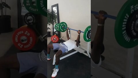 💪🏿Starve your distraction feed your work.💪🏿 #motivation #subscribe #mentalhealth #fitness #like