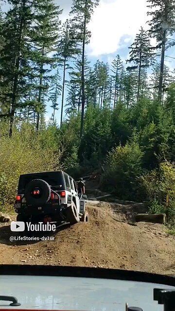 using a guide for the switchbacks at Tahuya #wheeling #jeep #Shorts #Short
