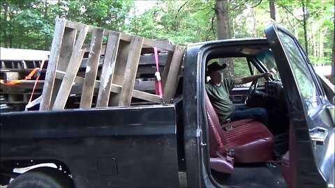 Found The Motherlode Of Pallets For My Tiny Home Construction