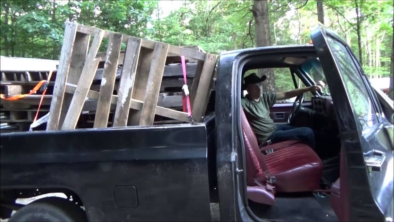 Found The Motherlode Of Pallets For My Tiny Home Construction