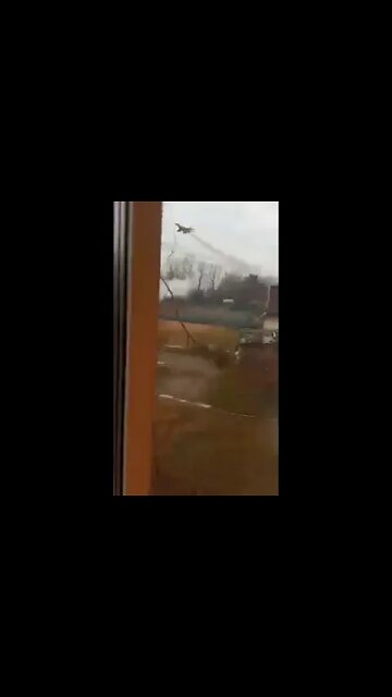 ★★★ Russian Fighter Aircraft Unleashes Rocket Near Family's Home