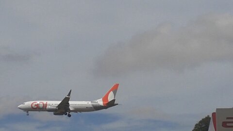 Boeing 737 MAX 8 PS-GPM vindo de Brasília e Airbus A330 PR-AIV vindo de Campinas para Manaus