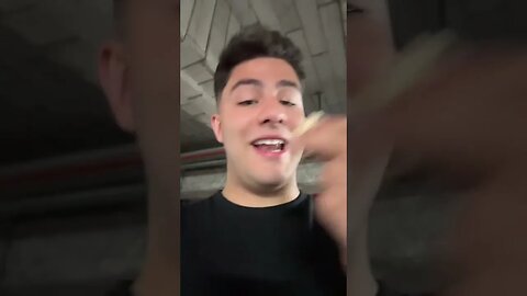 PACHETELUL COLEGULUI #oguritamica #mancaciosul #food #mancare #romania