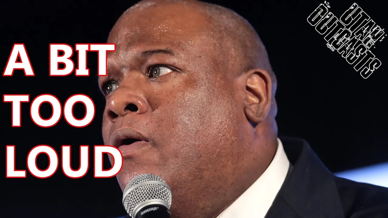 Mark Burns Needs Better Microphone Control