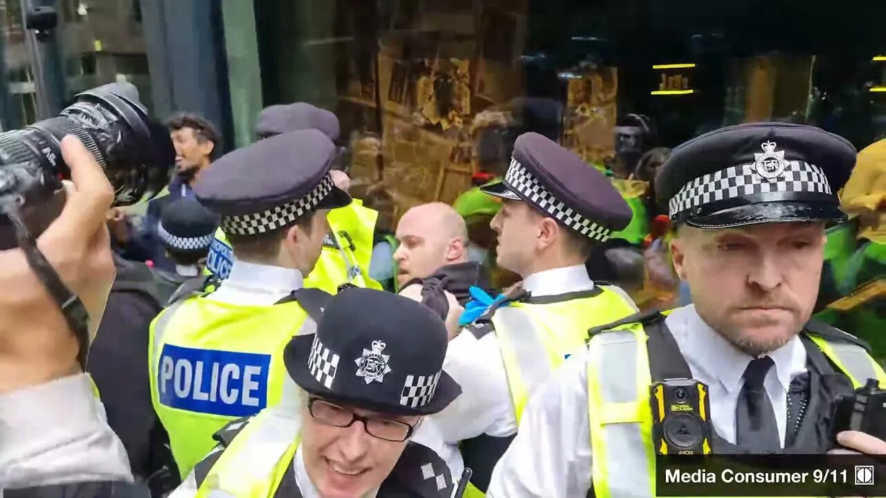 🚨 BREAKING: Arrest Bill Gates Protest In London Ongoing!