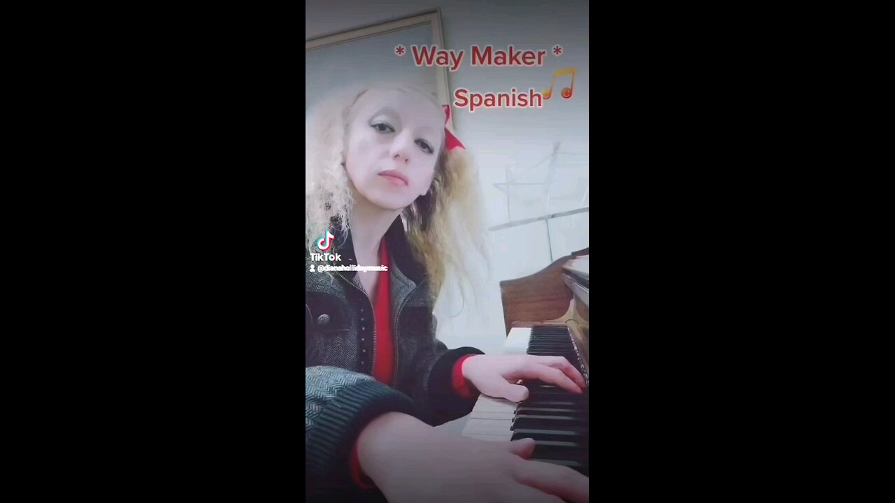 Way Maker (Spanish) Cover -Vocals and Piano by Diana Holliday