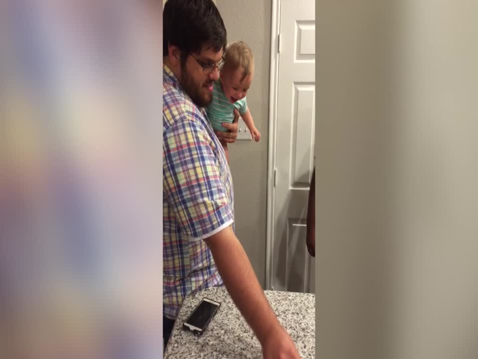 You Won't Believe what this Baby is Cracking up About!