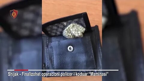 U kapën me 550 fara kanabisi, arrestohen dy të rinjtë në Shijak