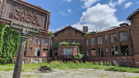 Exploring Abandoned Carr School | St Louis May 2020