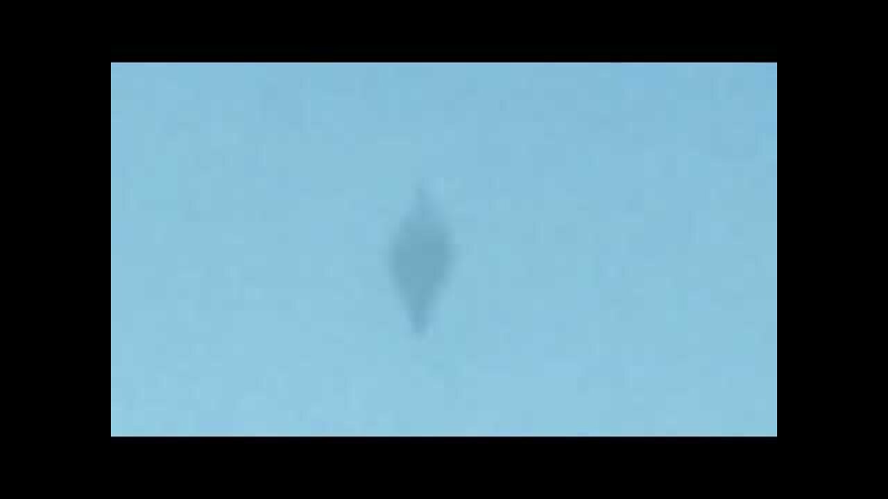 Pyramid Shape UFO Filmed Over Area 51 Huge Pyramid over Area 51