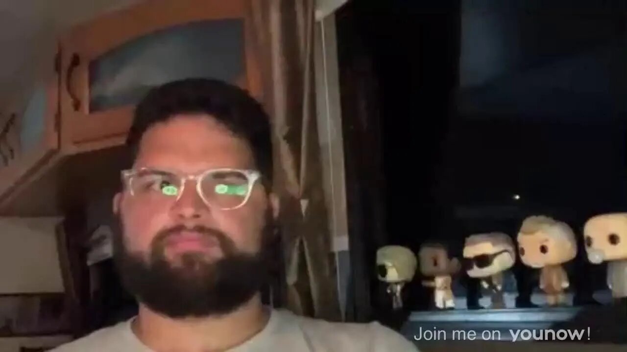 Chilling out on YouNow!