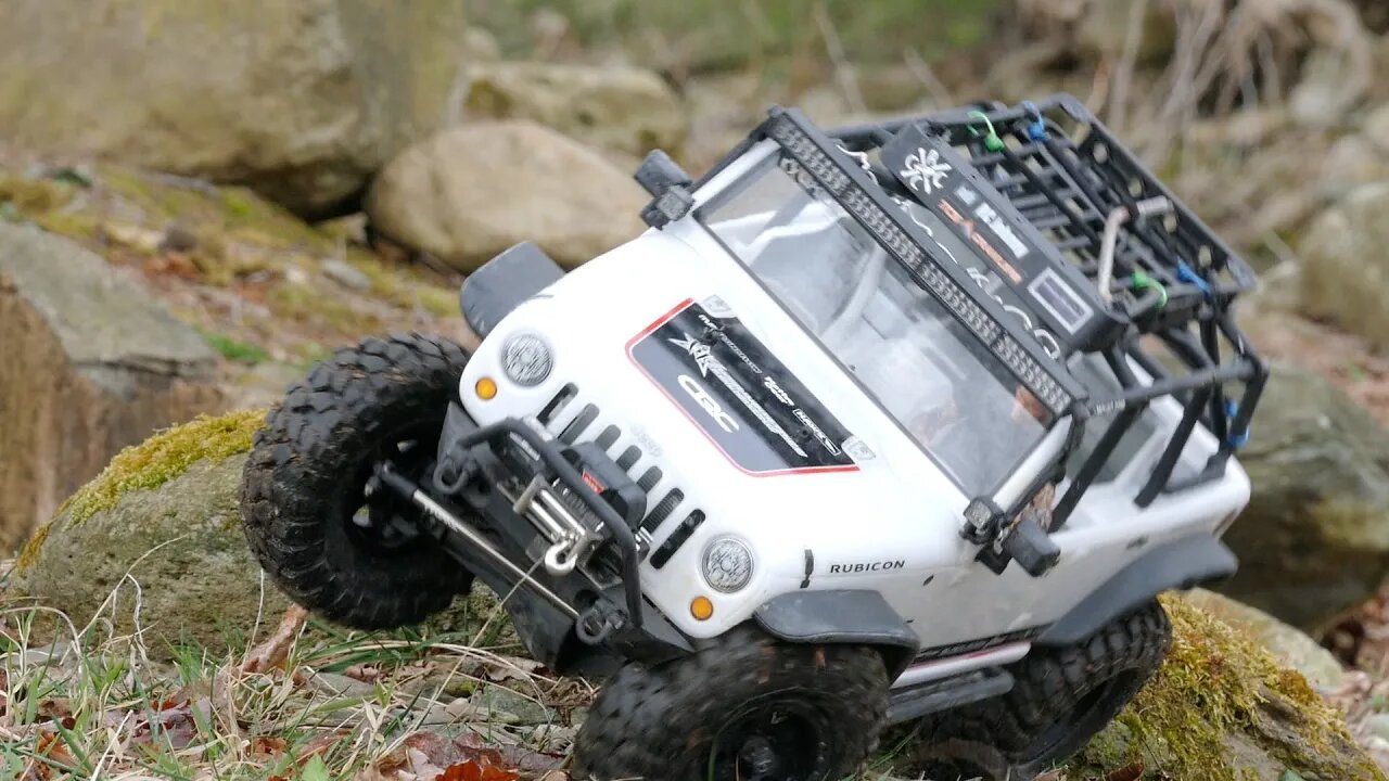 SCX10 Tackling The Rocks Of Mountain Country North Carolina