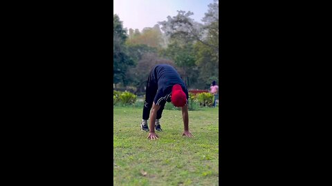 Clap 👏 handstand push-ups tutorial | gymnastics | Calisthenics | #handstand #gym #gymnastic