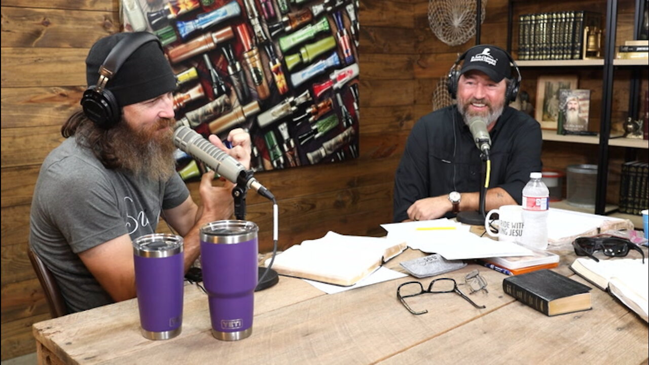 Phil & Jase Won't Shut Up, Al Gets Miss Kay's Car Impounded & the Robertson Dating Game | Ep 189