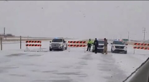 Canada: Farmers and truckers break through Police barricades setup near Coutts, Alberta