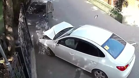 Idiots in Cars 2022 Compilation #14 - Caught On Dash Cam