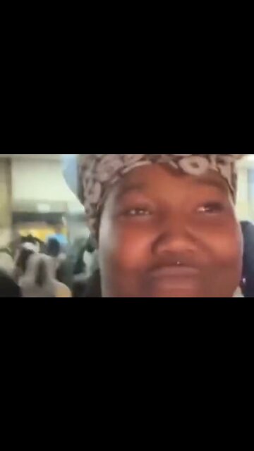 Giddy Looter Films Herself & Mob Rob A Liquor Store During Looting In Philly: 'Everybody Must Eat!'