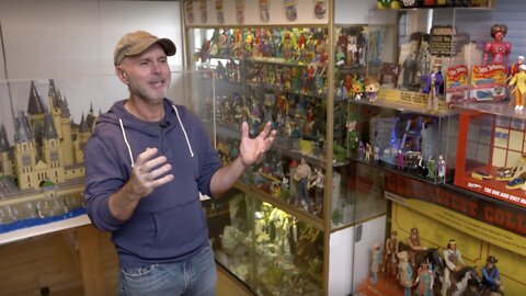 Toy Heaven: Avid Collector Shows Off His 30,000-Piece Collection