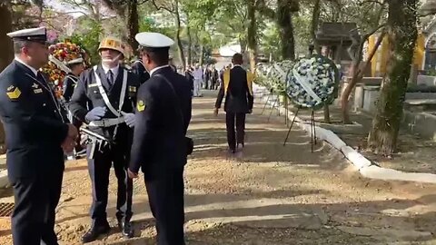 Enterro do bisneto da princesa Isabel em SP, príncipe Dom Luiz. Guilanda de flores