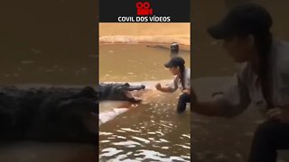 Ela quase perdeu a mão 😱😱😱
