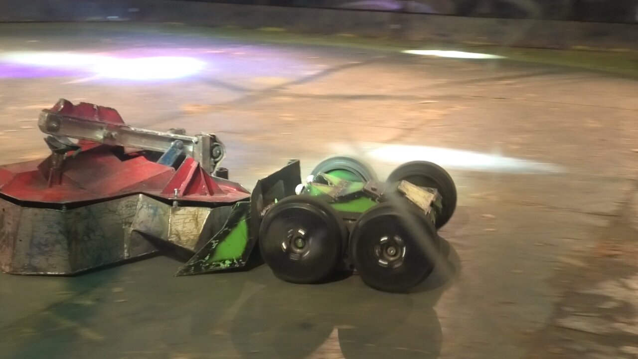 RoboRiots Dublin 2022: Halo Vs Dozer